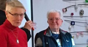 Ehrung von Elke Manewald und Irmgard Kühne für langjährige Mitarbeit Foto: DRK Kreisverband Harburg-Land e.V