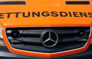 Motorradfahrer stürzt auf Drager Straße Rettungsdienst. Foto: Symbolbild