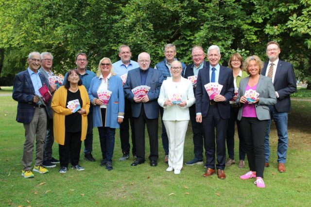 Der Kreisausschuss unterstützt das Mentoring-Programm „Frau.Macht.Demokratie“, das Gleichstellungsbeauftragte Andrea Schrag den Mitgliedern vorgestellt hat. Foto: Landkreis Harburg