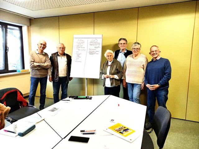 Sprachen über Verbesserungen in der Gemeinde Stelle: Bernd Henke, Hans Wille, Riet Hirschleber, Klaus Bremer, Anne Dennhof, Heinz-Dieter Adamczak. Foto: SPD Stelle Sprachen über Verbesserungen in der Gemeinde Stelle: Bernd Henke, Hans Wille, Riet Hirschleber, Klaus Bremer, Anne Dennhof, Heinz-Dieter Adamczak. Foto: SPD Stelle