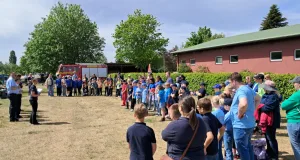 Stolze Gesichter bei der Übergabe der Brandfloh-Abzeichen. Foto: KF Landkreis Harburg