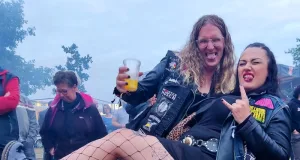 Mit der Rocknacht startete am Freitag das Open Air in Ashausen. Foto: Grösch