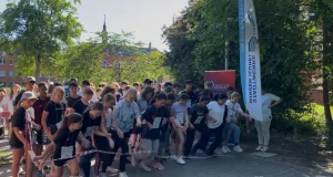450 Schüler der Eckermann-Realschule gaben beim Sponsorenlauf ihr Bestes. Foto: Johann-Peter-Eckermann Realschule