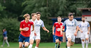 Pokal-Fight im Schmuddelwetter: Ramelsloh behält die Oberhand. Foto: MOsthoff