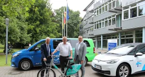 E-Bikes, Lastenräder und Elektroautos warten auf interessierte Besucher. Foto: Landkreis Harburg