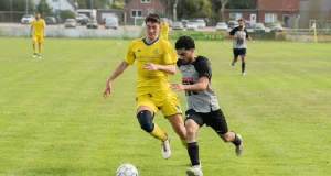 Henrik Brüggemann (li.) hier im Zweikampf mit Winsens Malek El-Masri. HOWE/Archiv