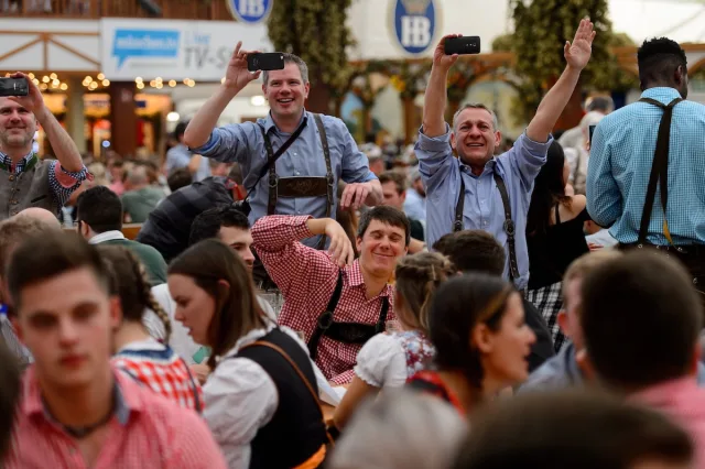 O'Zoapft is auf dem Oktoberfest in Winsen. Foto: Fun & Action Disco