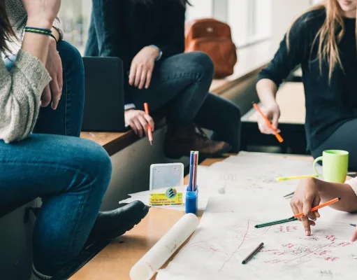 Jugendliche lernen. Foto: Symbolbild