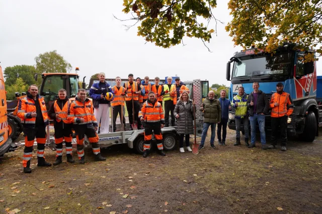 Gemeinsam für mehr Sport: Die Bauarbeiten an der Johann-Peter-Eckermann-Realschule laufen auf Hochtouren. Foto: Landkreis Harburg