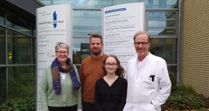Freuen sich über die neue Kooperation. Von links: Giesela Wiese (GiRoWi-Stiftung), Tammo Hinrichs, Sophia Meyn (Museum im Marstall), Dr. Johannes Klemm (Gesellschaft der Freunde und Förderer des Krankenhauses Winsen) Foto: Marstall