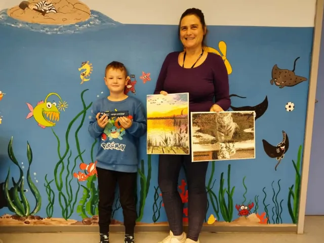 Bei der Preisverleihung gab es für die Kinder Überraschungen. Foto: Grösch