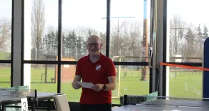 Andre Loose unterstützt beim Ortsentscheid. Foto: Ralf Koenecke