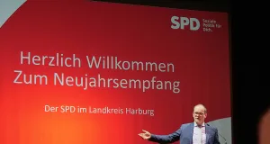 Minister Grant Hendrik Tonne sprach als Hauptredner beim Neujahrsempfang der SPD in Hittfeld. Foto: ein