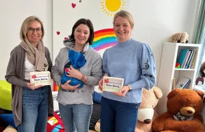 Winsener Wochenmarkt unterstützt Ambulanten Hospizdienst Winsener Wochenmarktbeschickerinnen und -beschicker sammeln 725 Euro für den Ambulanten Hospizdienst Winsen. Foto: Stadt Winsen (Luhe)