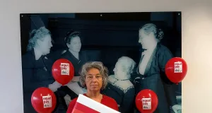 Zum Equal Pay Day betont Gleichstellungsbeauftragte Andrea Schrag, dass schon die Mütter des Grundgesetzes für gleichen Lohn für gleiche Arbeit kämpften. Foto: Landkreis Harburg
