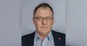 „Bessere Löhne und Arbeitsbedingungen fallen nicht vom Himmel“: Achim Bartels steht an der Spitze der IG BAU Hamburg. Er ist als Bezirksvorsitzender der Gewerkschaft für vier Jahre wiedergewählt worden. Foto: IG BAU | Alexander Göbel