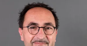 Dr. Amir Iptchiler leitet das Endoprothetikzentrum im Krankenhaus Winsen. Foto: Krankenhäuser Buchholz-Winsen