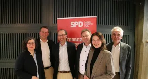 Beim SPD-Bürgerdialog im Marstall in Winsen diskutierten Experten und Bürger über Lösungen für den angespannten Wohnungsmarkt. Von links: Christine Glawe, Philipp Meyn, Gordon Nelkner, Olaf Schulze, Svenja Stadler, Martin Natorp. Foto: Jonathan Erdbrink