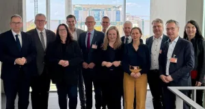 Vertreter der Landkreise Celle, Harburg, Heidekreis und Uelzen sprachen in Berlin mit Bundestagsabgeordneten der Region über das Thema Alpha E und die von der Deutschen Bahn forcierte Neubautrasse. Foto: Landkreis Harburg