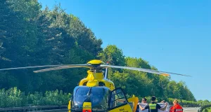 Ein Rettungshubschrauber brachte den 58-jährigen Motorradfahrer nach dem Unfall auf der A39 in ein Krankenhaus. Foto: Hamann