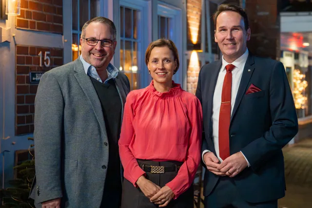 Von links: André Bock MdL, Dr. Cornell Babendererde MdB und Jan Bauer MdL. Foto: Niklas Hintze