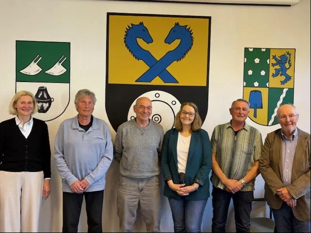 Wechsel im Schiedsamt Stelle. Von links: Direktorin des Amtsgerichts Simone Skibba, Helmut Tinkl, Reinhard Mischke, Andrea Boer, Wolfgang Dehning, Horst-Dieter Wolter. Foto: Gemeinde Stelle Wechsel im Schiedsamt Stelle. Von links: Direktorin des Amtsgerichts Simone Skibba, Helmut Tinkl, Reinhard Mischke, Andrea Boer, Wolfgang Dehning, Horst-Dieter Wolter. Foto: Gemeinde Stelle