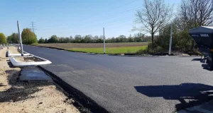 Die ersten Straßenbereiche sind bereits asphaltiert. Foto: Landkreis Harburg
