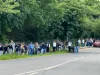 Die Schüler wurden evakuiert und konnten die Sammelstelle mittlerweile wieder verlassen. Foto: Hamann