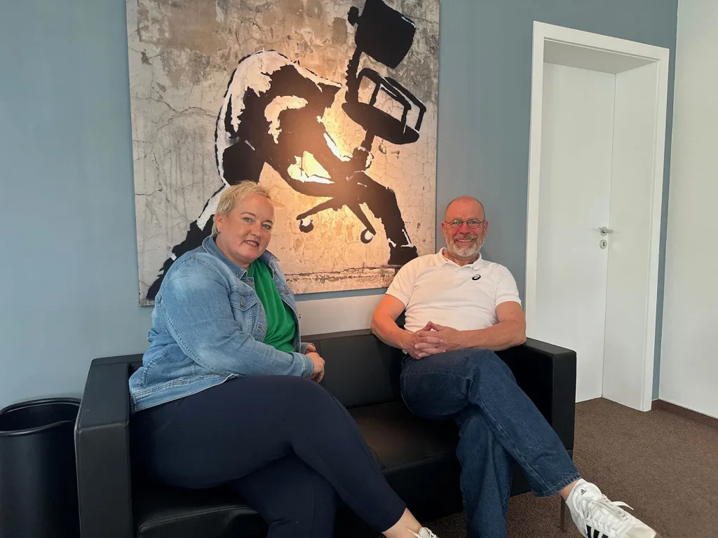 Geschäftsführer Torsten Fritz gemeinsam mit Mitarbeiterin Nicole Groth. Foto: Tapken