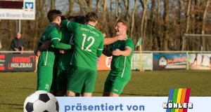 Grenzenloser Jubel bei der Eintracht - auch das zweite Relegationsendspiel geht an die Deichkinder, die nun weiterhin im Bezirk spielen. Foto: HOWE