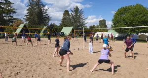 Die Teilnehmer der Jugendfreizeit der Volleyballabteilung des TSV Stelle in Grömitz. Foto: Matthias Bruns