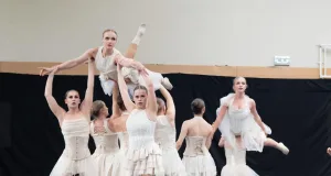 Auftritt der Tanzgruppe Saraswati in der 2. Bundesliga. Foto: Enrico Tschoepel