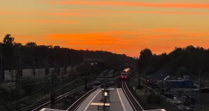 Bundesweit ist der Zugverkehr eingestellt. Wie hier am Bahnhof Meckelfeld geht nichts mehr. Foto: JOTO