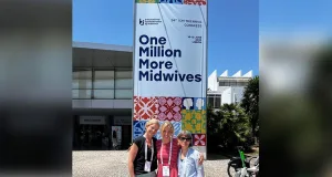 Die Buchholzer und Winsener Hebammen Katrin Wellen, Heike Richter und Cornelia Franke (v.l.n.r.) beim internationalen Hebammenkongress in Lissabon. Foto: Krankenhäuser Buchholz und Winsen (Luhe).