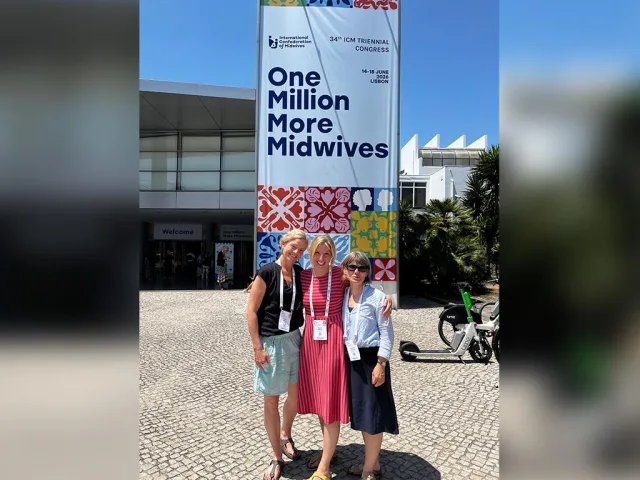 Die Buchholzer und Winsener Hebammen Katrin Wellen, Heike Richter und Cornelia Franke (v.l.n.r.) beim internationalen Hebammenkongress in Lissabon. Foto: Krankenhäuser Buchholz und Winsen (Luhe). Die Buchholzer und Winsener Hebammen Katrin Wellen, Heike Richter und Cornelia Franke (v.l.n.r.) beim internationalen Hebammenkongress in Lissabon. Foto: Krankenhäuser Buchholz und Winsen (Luhe).