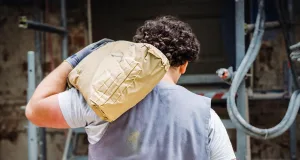 Die IG BAU Hamburg fordert eine Flexi-Rente für Beschäftigte in körperlich belastenden Berufen wie dem Baugewerbe. Foto: IG BAU | Alireza Khalili