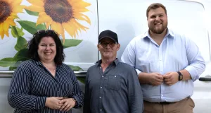 Lena Düpont MdEP (v.l.), Siegfried Wiegels und Jannik Stuhr. Foto: Luisa Schiffner