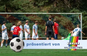 Tim-Ole Bleich (li.) trifft zur frühen 1:0-Führung per Freistoß und ebnet den Sieg zum Einzug in die nächste Runde. Foto: MOsthoff