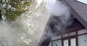 Kunstnebel simulierte bei der Übung in der Straße Hougenlann einen Küchenbrand mit vier Vermissten. Foto: FF Fliegenberg / Rosenweide und FF Ashausen